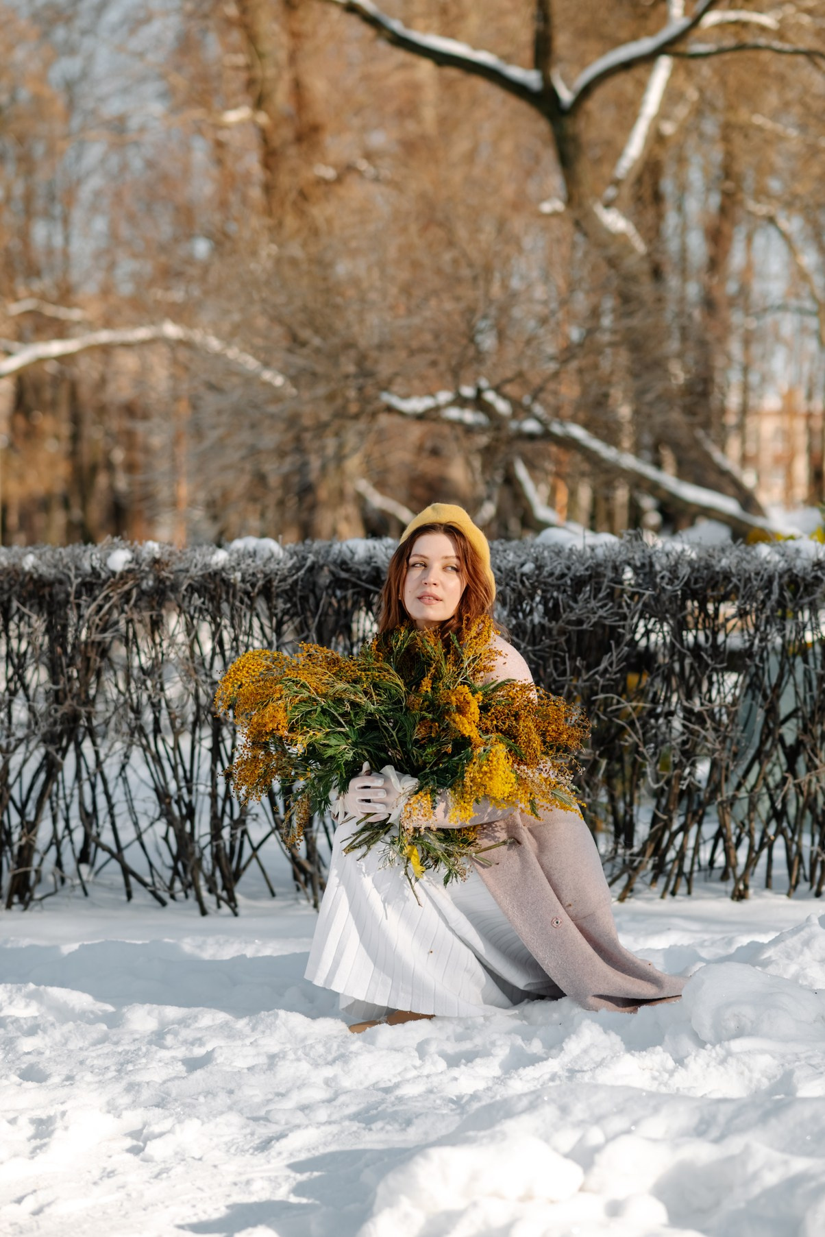 Анастасия с мимозой. Свадебный и сеейный фотограф в Санкт-Петербурге Елена Худякова