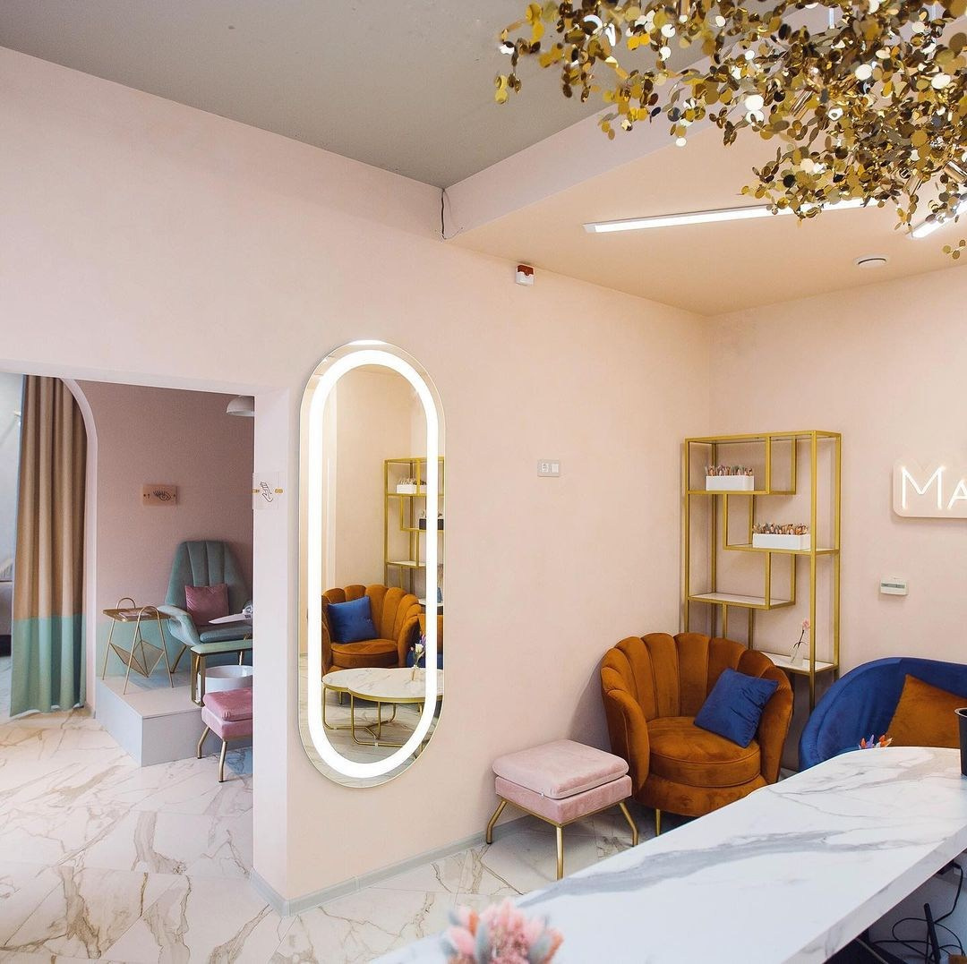 Дизайнер интерьеров