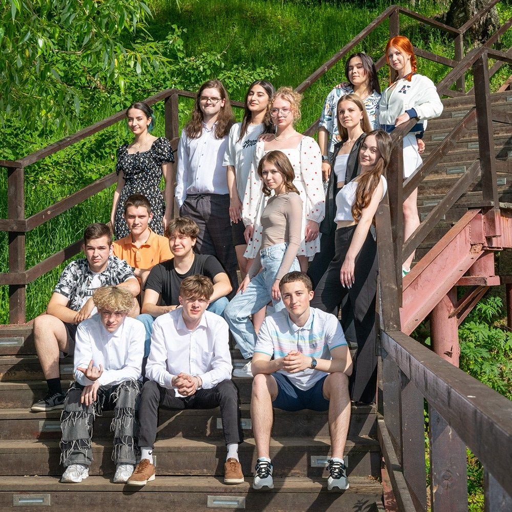 Выпускные альбомы для 9 и 11 классов. Этим Детям — выпускные альбомы