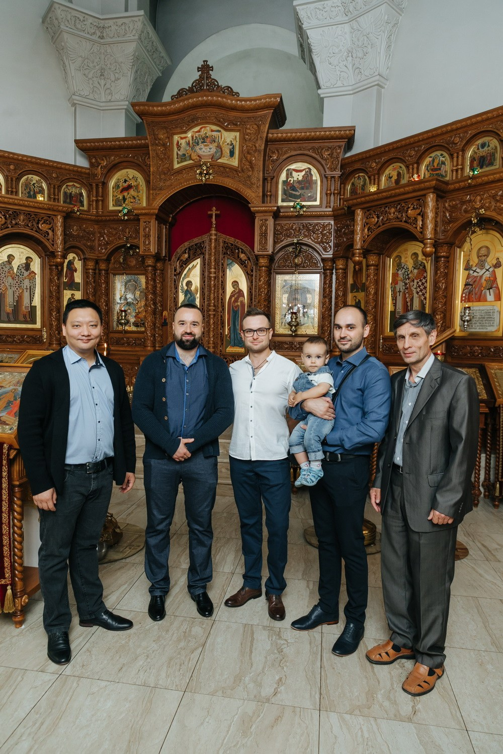 Крещение Церковь Тихвинской иконы Божией Матери. Фотограф на крещение в Санкт Петербурге