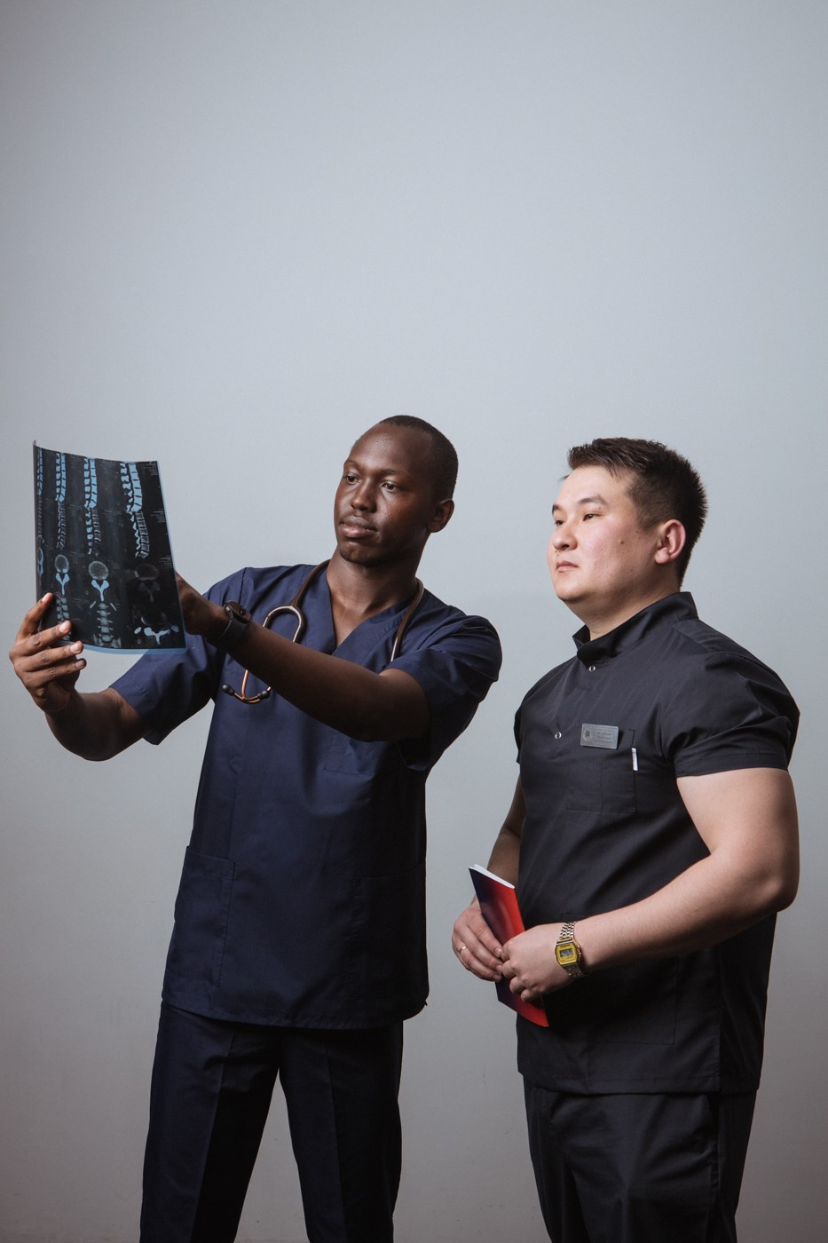 Съемка для выпускников медицинского университета. Фотографы в городе Волгограде — Людмила Агеева и Алексей Околелов