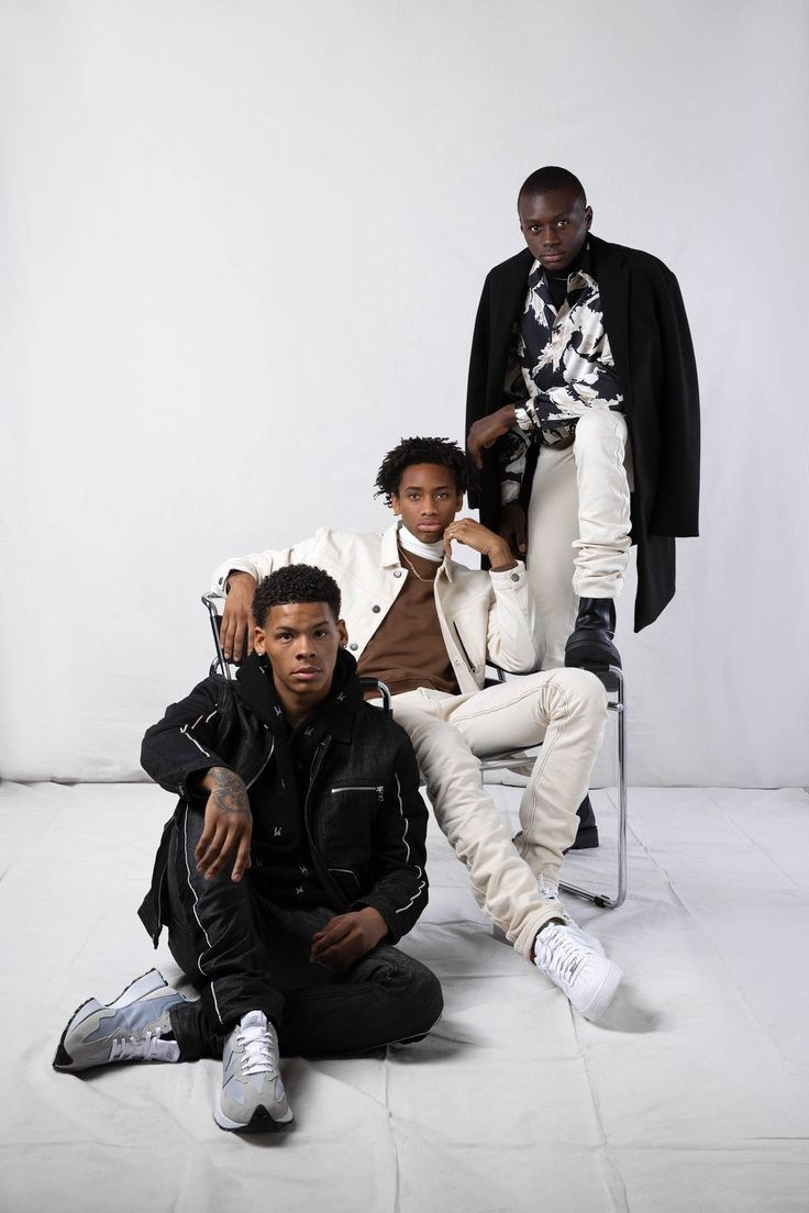 Рефы для групповых фото в студии