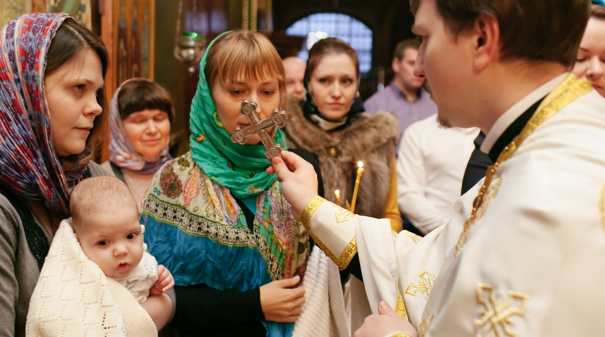 Крещение Казанская церковь Воскресенского Новодевичьего монастыря. Фотограф на крещение в Санкт Петербурге