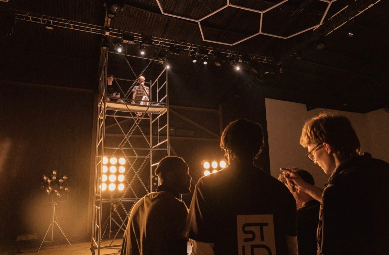 BACKSTAGE GALLERY. «MAK ФЛЕЙМ»
