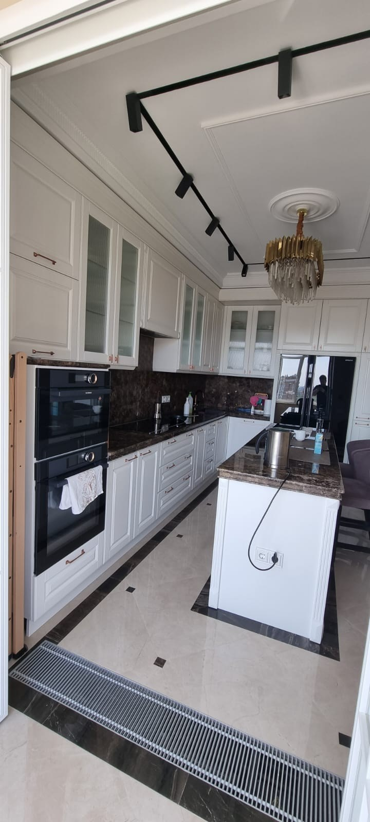 МЕБЕЛЬ. Студия дизайна интерьера в Москве Калараш Александр