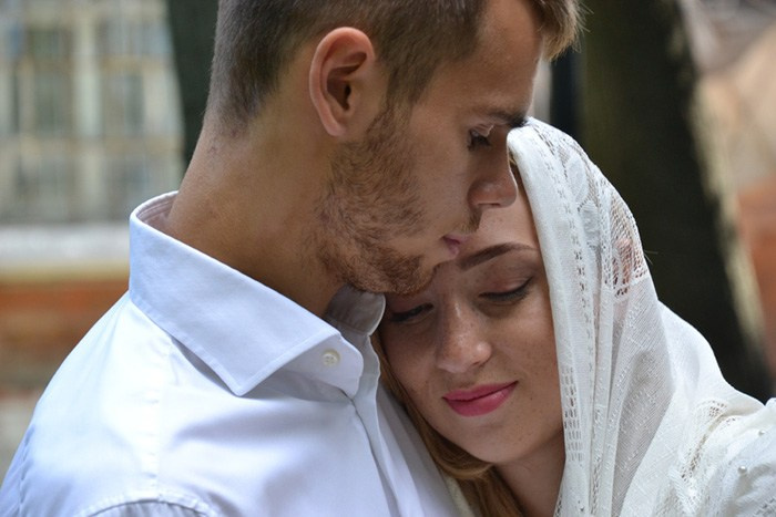 Посещение церкви. Благословение. Fotounata.ru