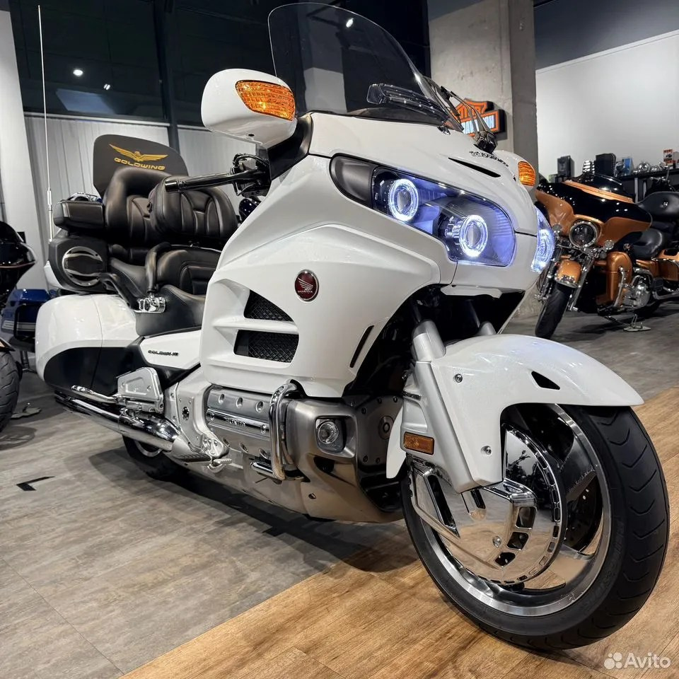 2017 honda Goldwing (White Pearl). Hello Davidson, Москва. Только хорошие мотоциклы…