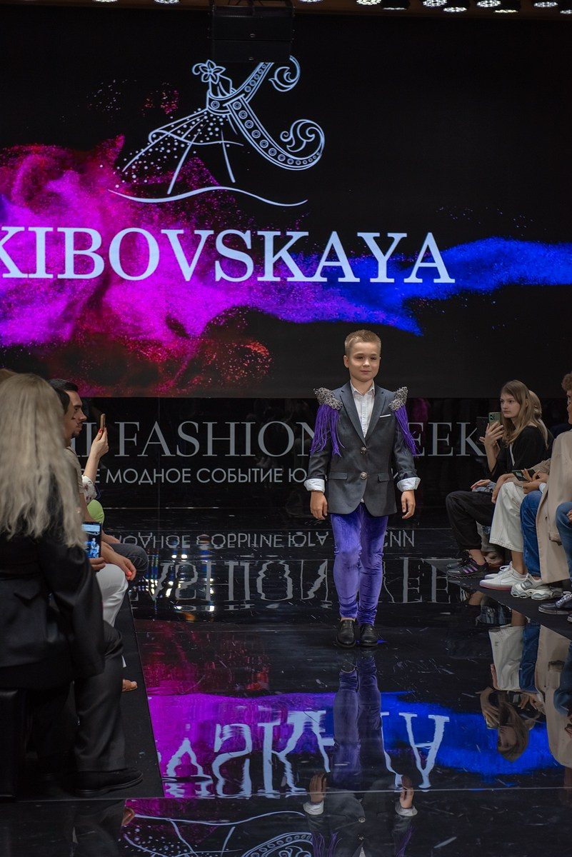 SochiFashionWeek2024 дизайнер Кибовская. Семейный и коммерческий фотограф в Сочи Александр Бодунов