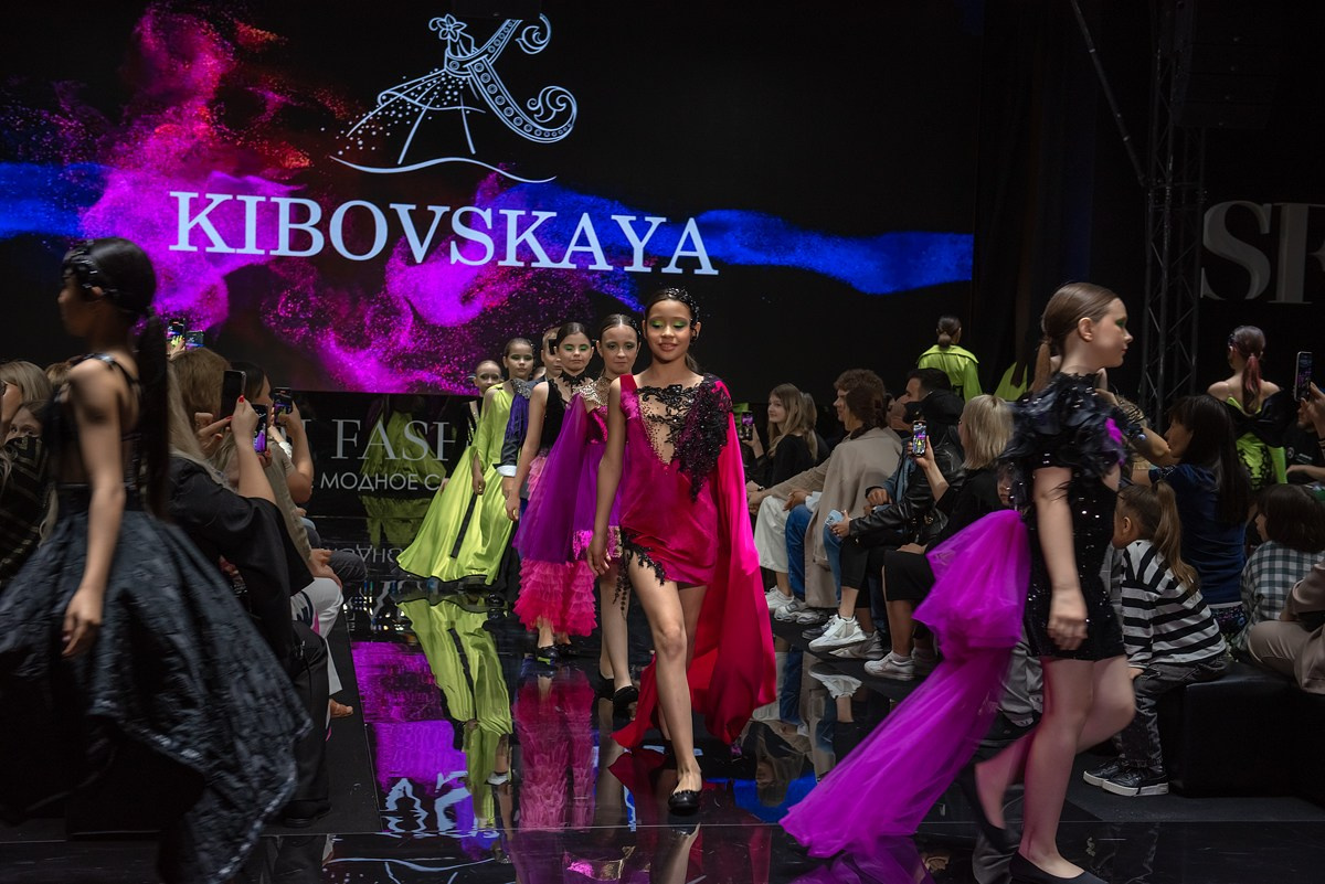 SochiFashionWeek2024 дизайнер Кибовская. Семейный и коммерческий фотограф в Сочи Александр Бодунов