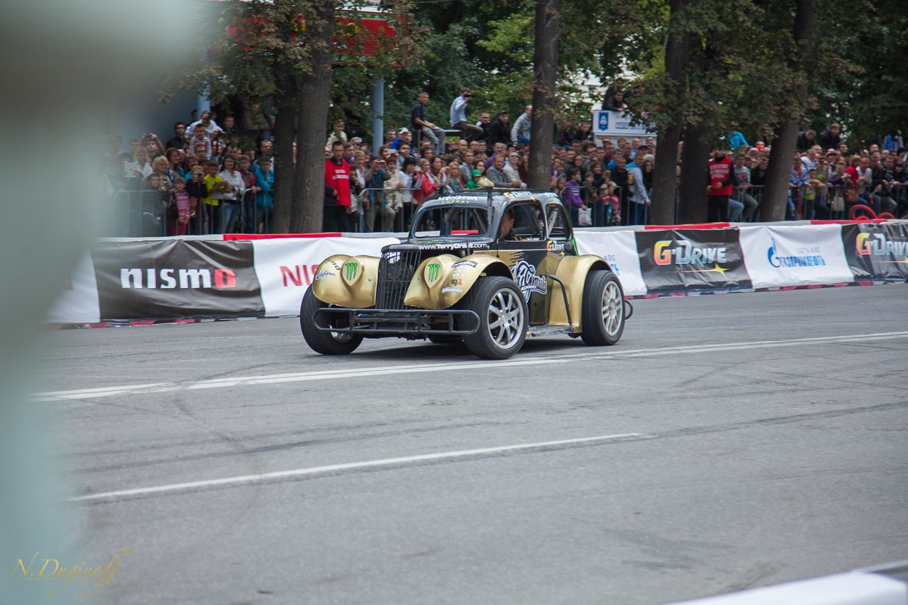 Nissan Nissmo Drive. Профессиональный фотограф Дугинов Николай | Екатеринбург