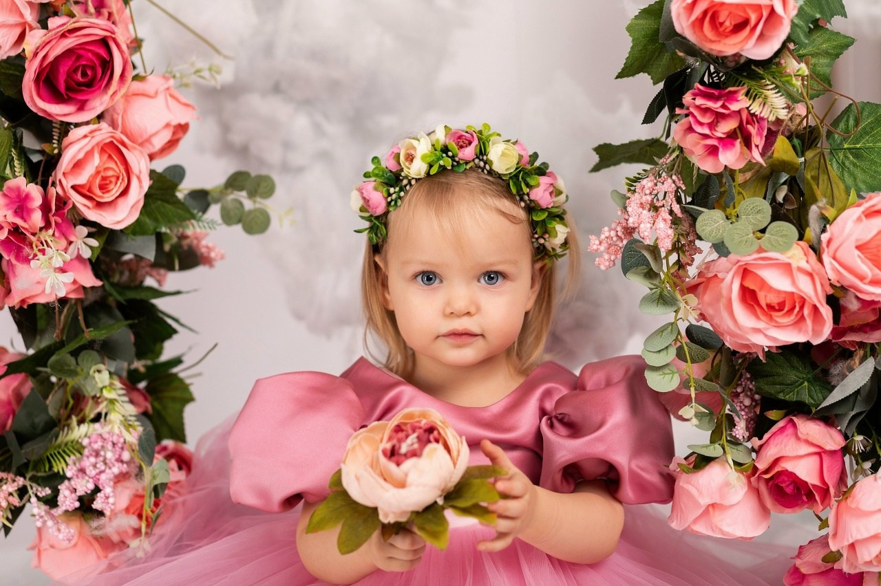 Цветочная качель. ФОТОГРАФ НА ГОДИК, БЕРЕМЕННОСТИ, НОВОРОЖДЕННЫХ, КРЕЩЕНИЯ МОСКВА