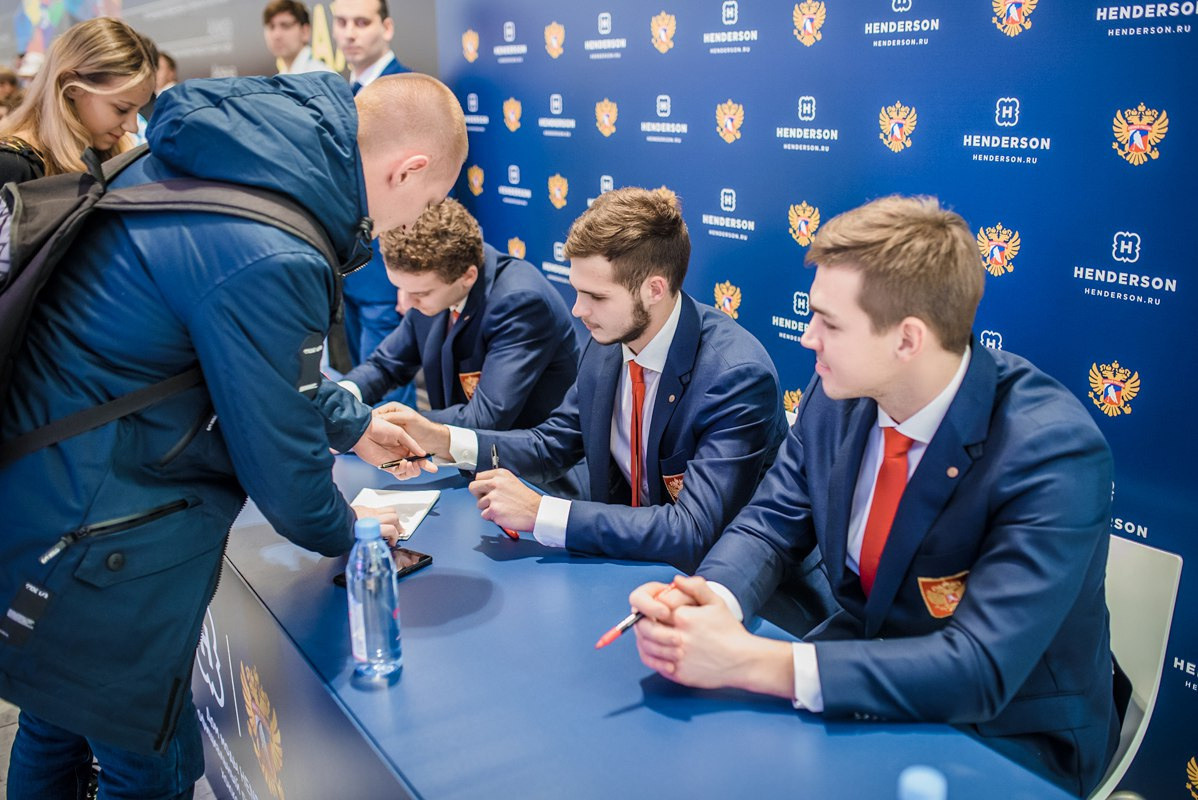 Автограф сессия игроков сборной России по хоккею. Фотограф Саид Дакаев г. Краснодар