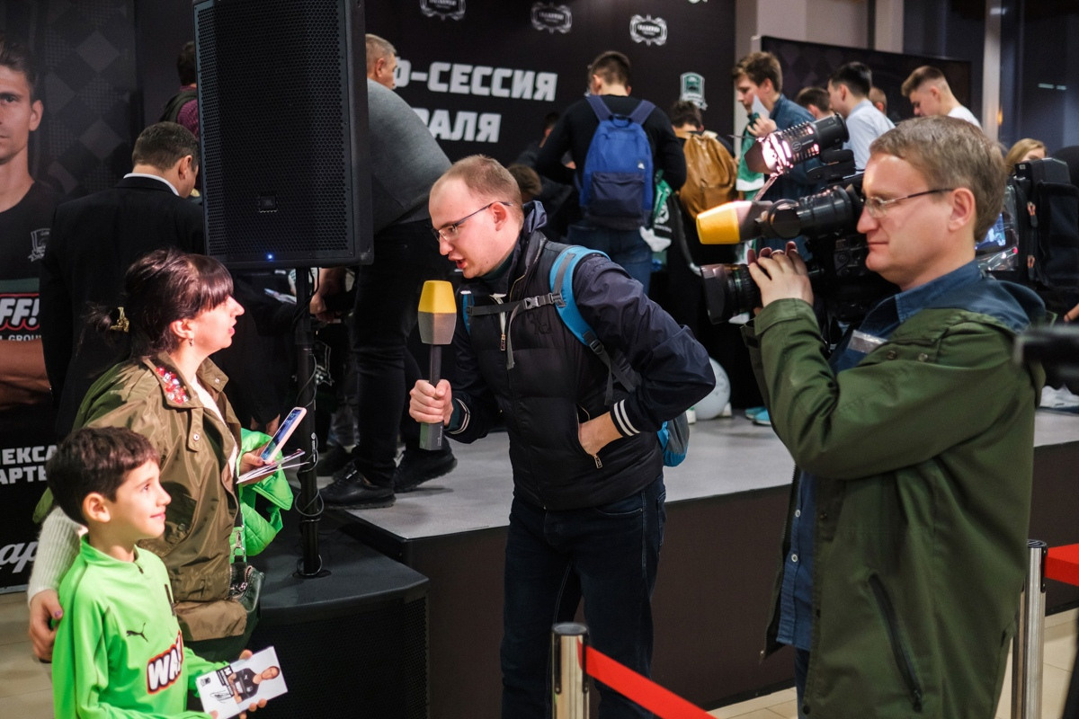 Автограф сессия ФК «Краснодар». Фотограф Саид Дакаев г. Краснодар