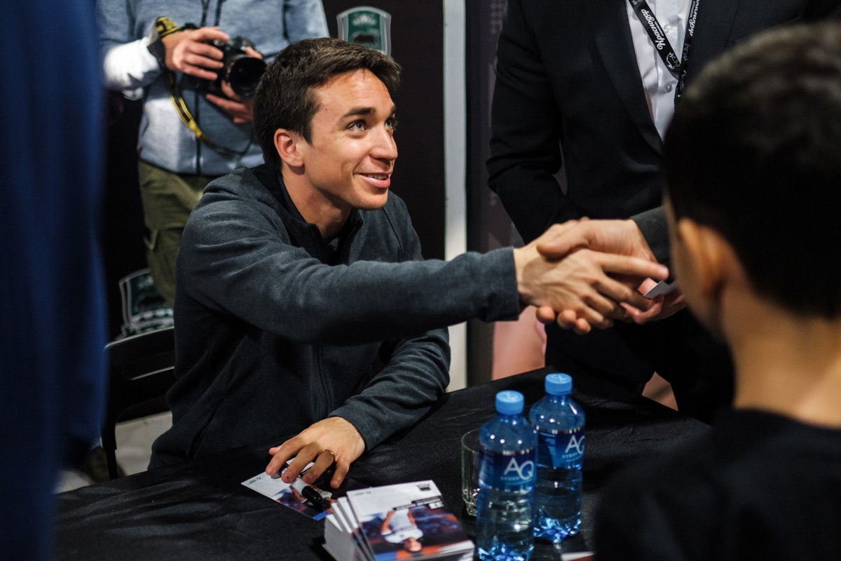 Автограф сессия ФК «Краснодар». Фотограф Саид Дакаев г. Краснодар