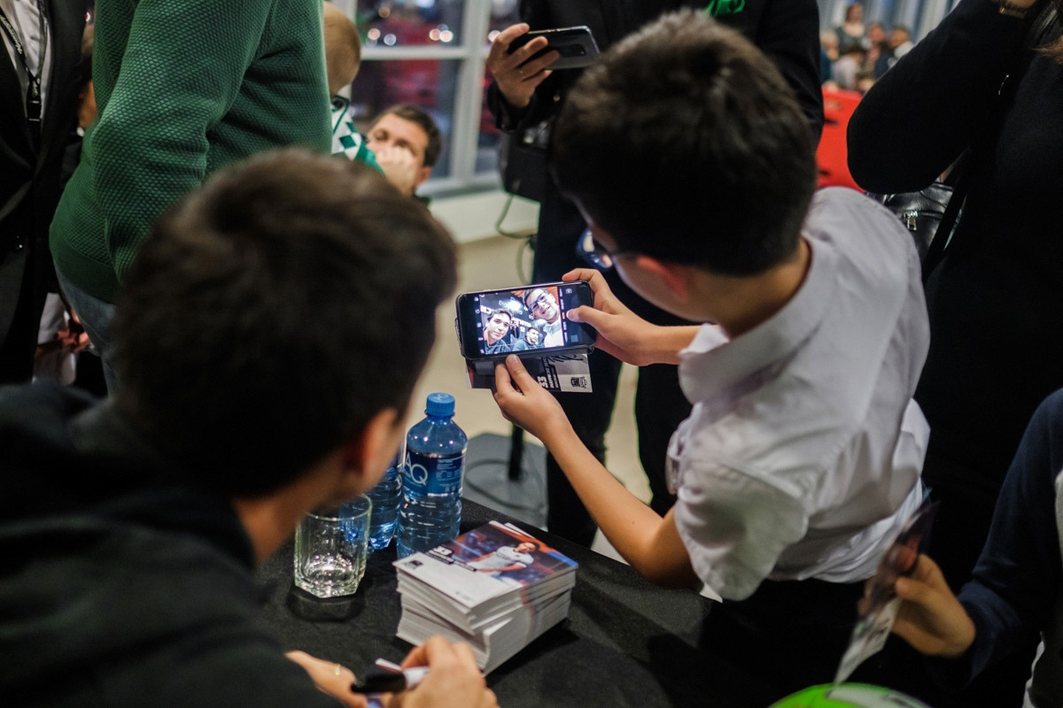 Автограф сессия ФК «Краснодар». Фотограф Саид Дакаев г. Краснодар