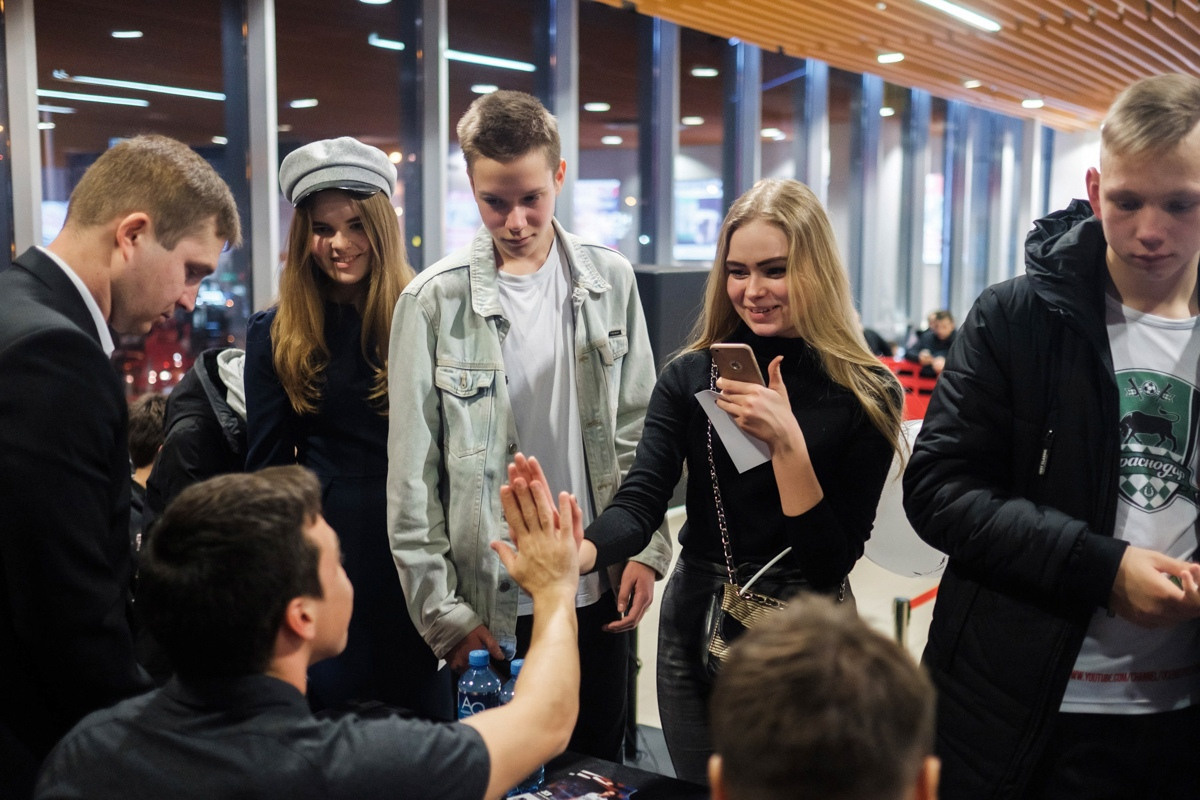 Автограф сессия ФК «Краснодар». Фотограф Саид Дакаев г. Краснодар
