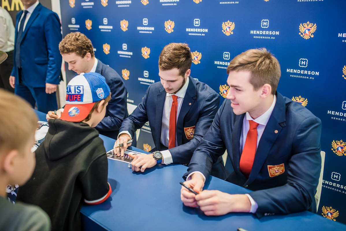 Автограф сессия игроков сборной России по хоккею. Фотограф Саид Дакаев г. Краснодар