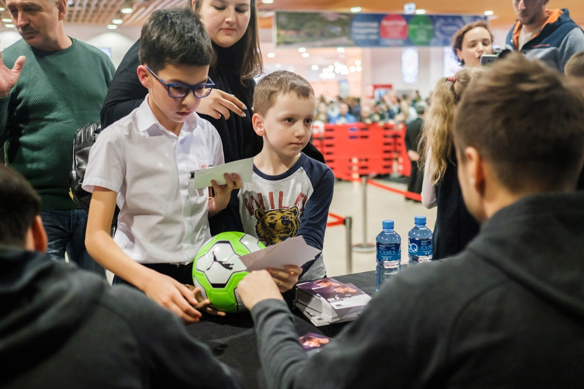 Автограф сессия ФК «Краснодар». Фотограф Саид Дакаев г. Краснодар