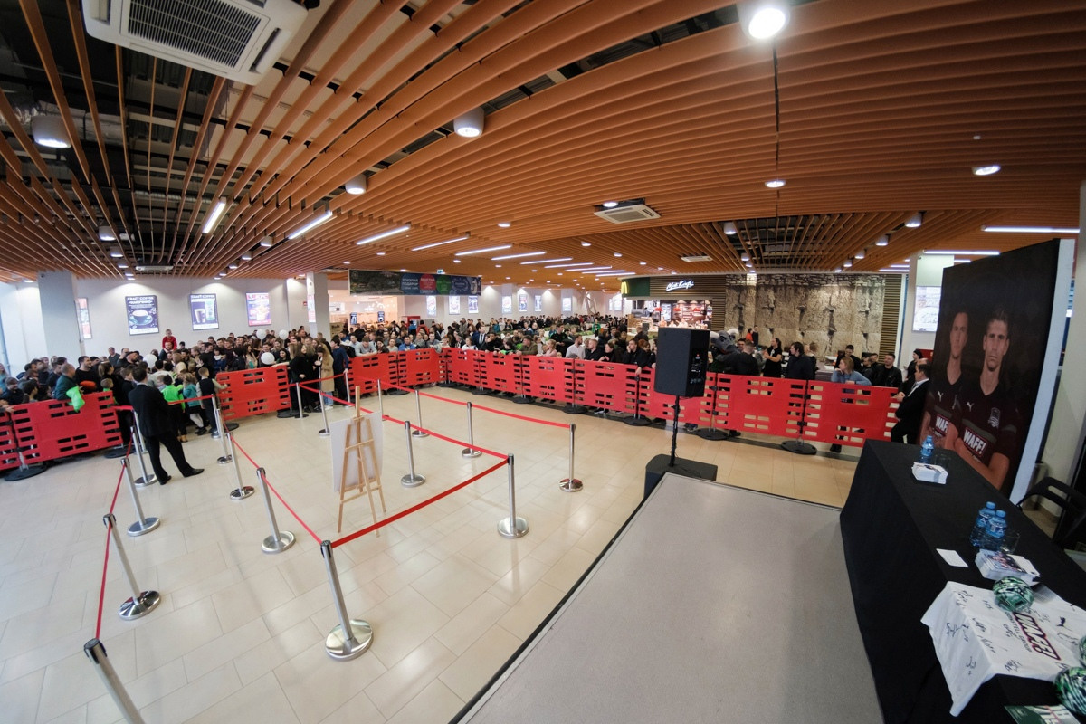 Автограф сессия ФК «Краснодар». Фотограф Саид Дакаев г. Краснодар