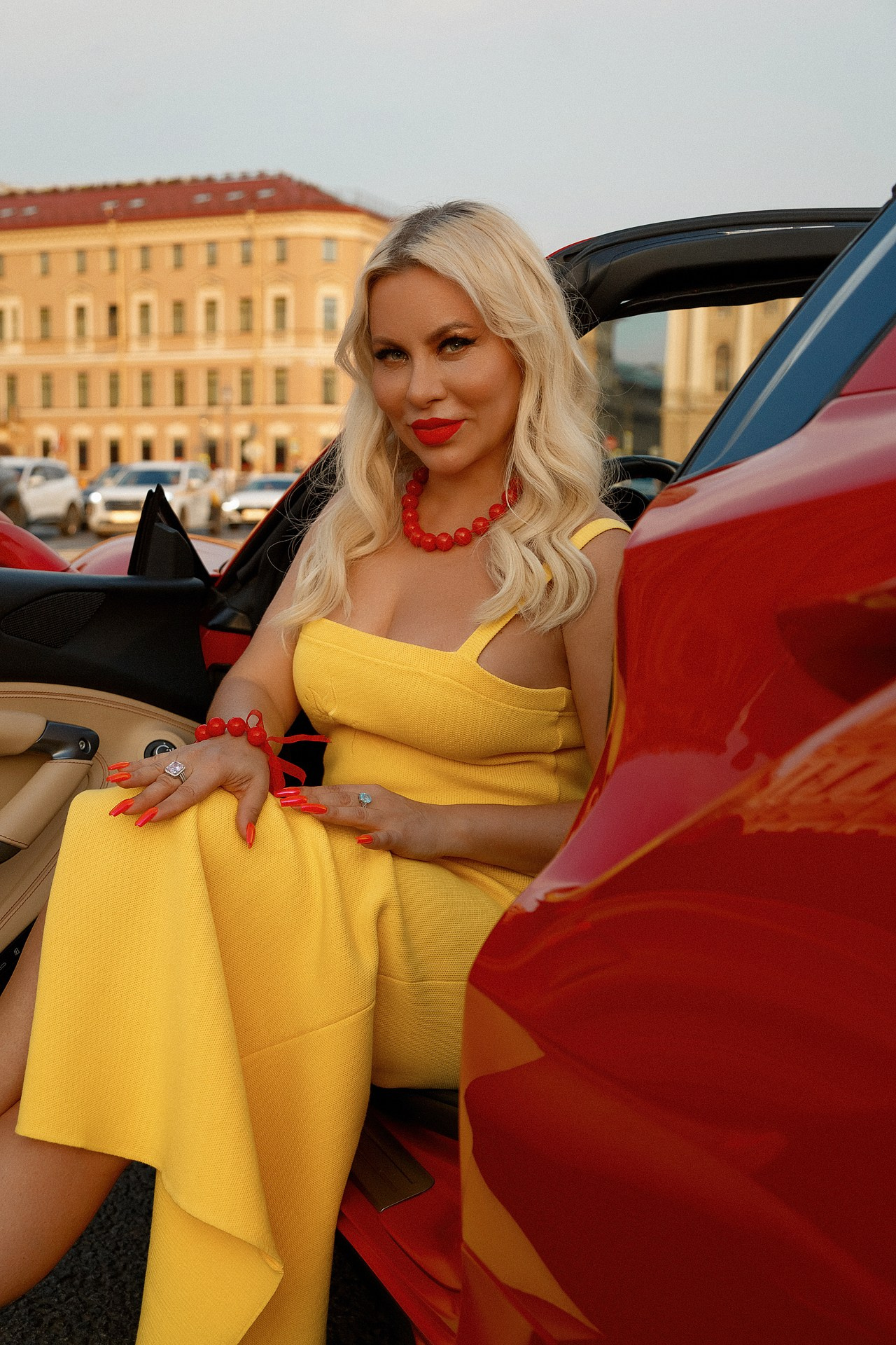 Фотосессия с феррари. Светский фотограф Санкт-Петербург и ЛО