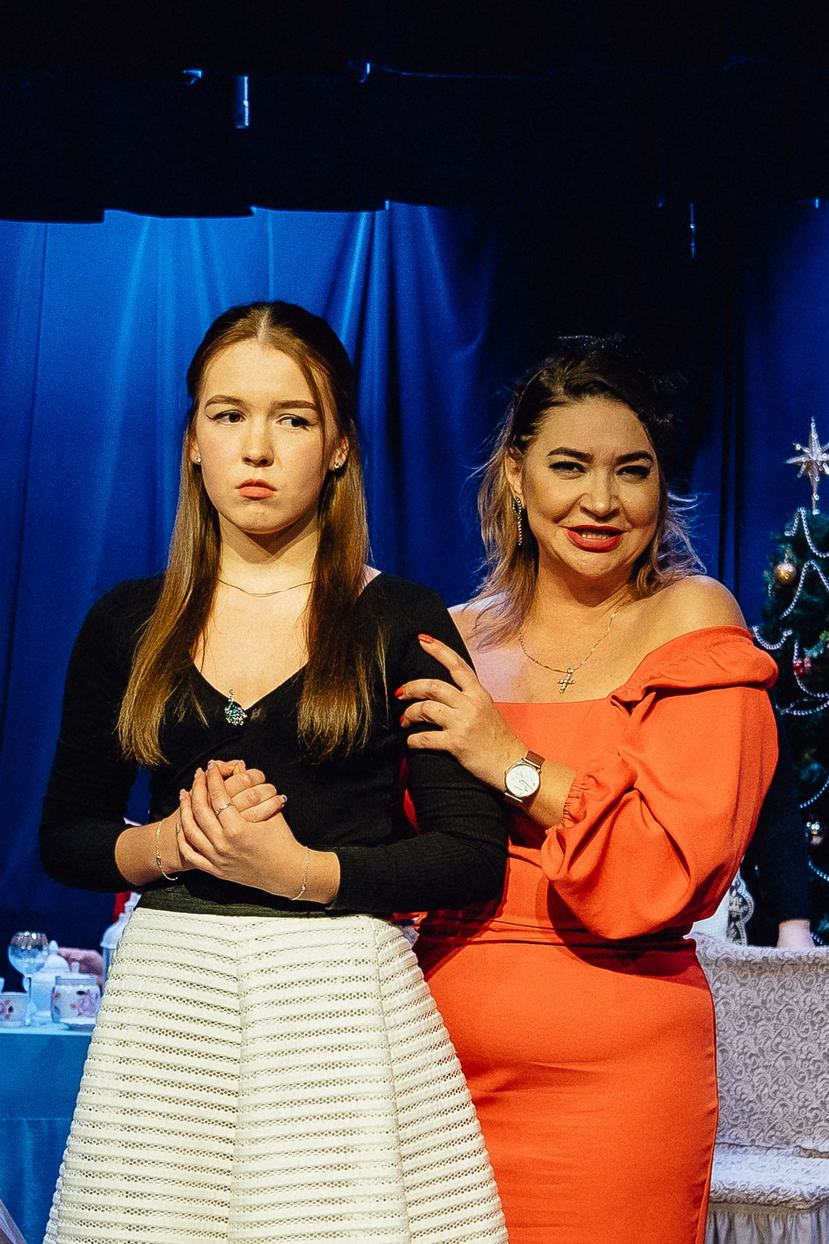 Театр Дом 8 Любящих женщин. Главная