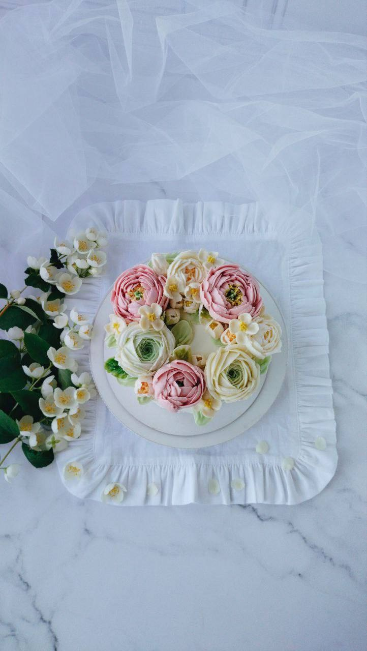 Работы учениц. Аникина Юлия / Кремовая флористика в корейской технике