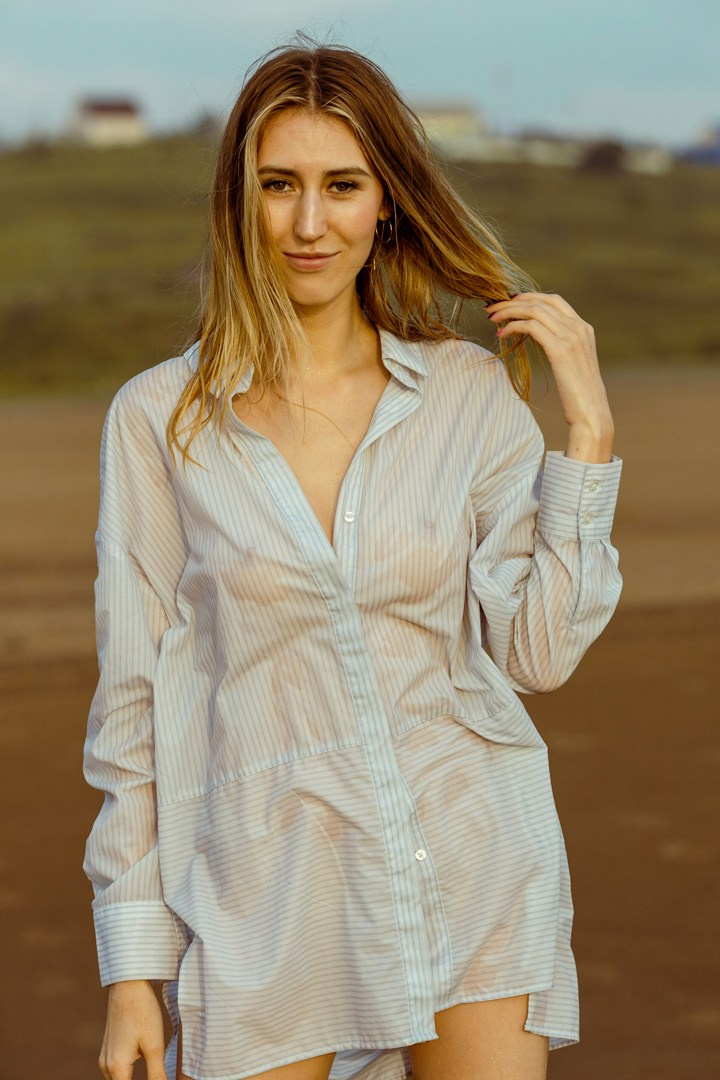 Катя. Съёмка на берегу северной реки. Алексей Торопов фотограф