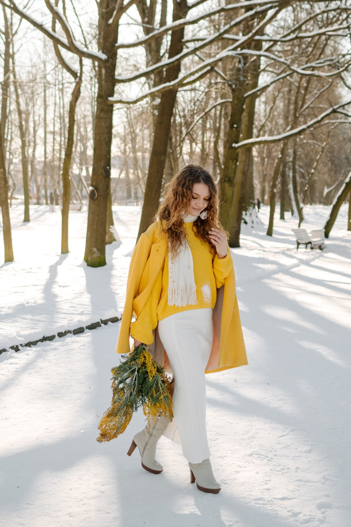 Ева с мимозой. Свадебный и сеейный фотограф в Санкт-Петербурге Елена Худякова