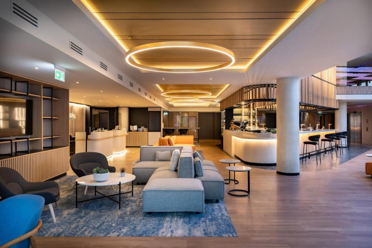 Отель «Radisson Hotel Gorizont». Свадебный фотограф в Ростове Александра Груздева