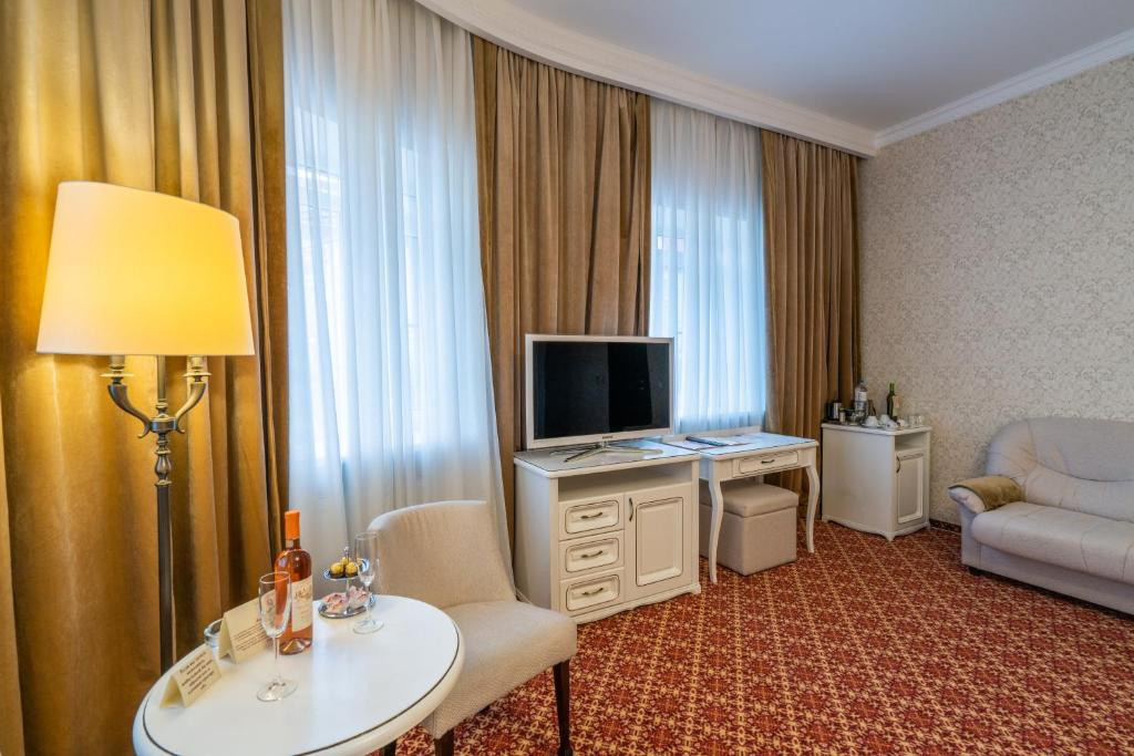 Отель «Атташе». Свадебный фотограф в Ростове Александра Груздева