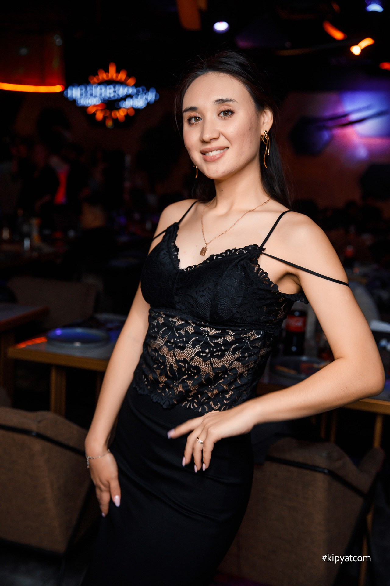 Жалаңаш жігіттер қыздармен Орыс ерлі-зайыптыларының видеосы