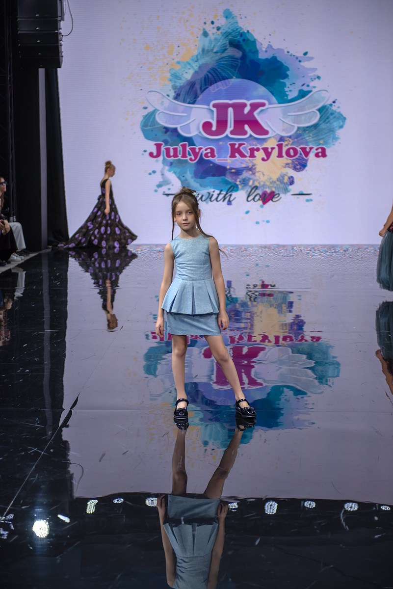 SochiFashionWeek2024 дизайнер Юлия Крылова. Семейный и коммерческий фотограф в Сочи Александр Бодунов