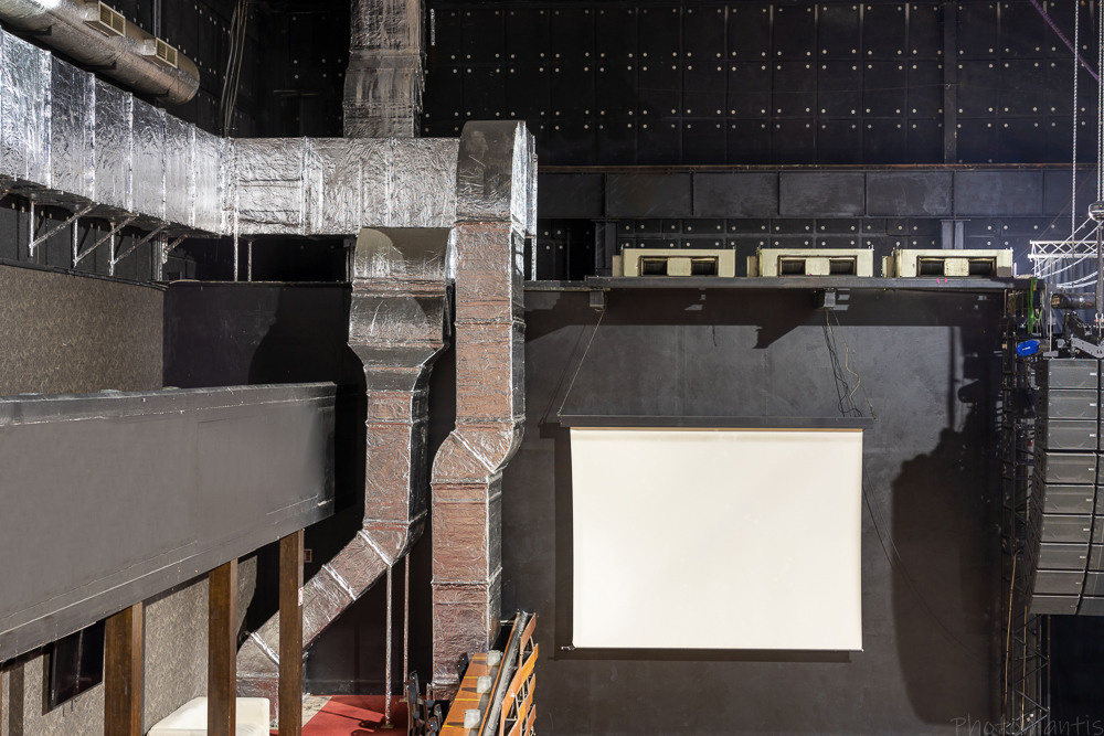 Промышленное помещение. Photomantis