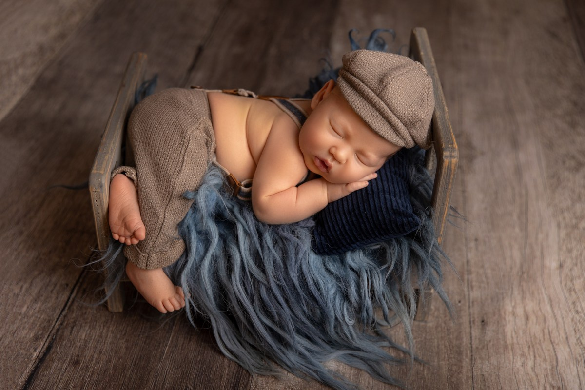 Кроватка сер гал. Фотограф новорожденных, семейный фотограф в Санкт-Петербурге