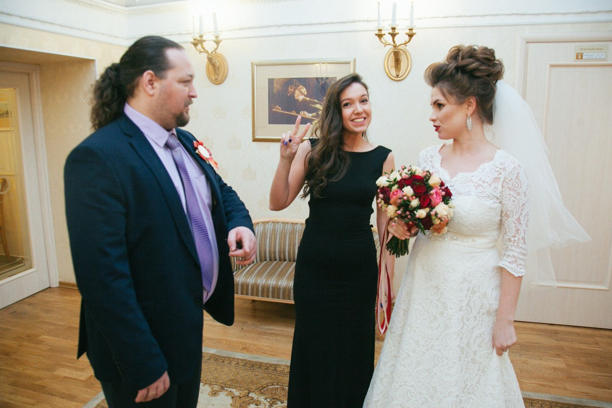 Зимняя свадебная фотосъемка в Санкт-Петербурге. Фотограф крещение венчание в Петербурге! Помогает подобрать храм и посоветовал душевного батюшку в СПб