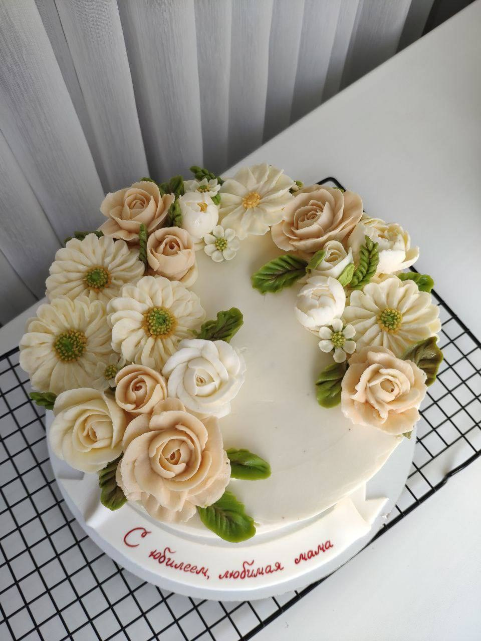 Работы учениц. Аникина Юлия / Кремовая флористика в корейской технике