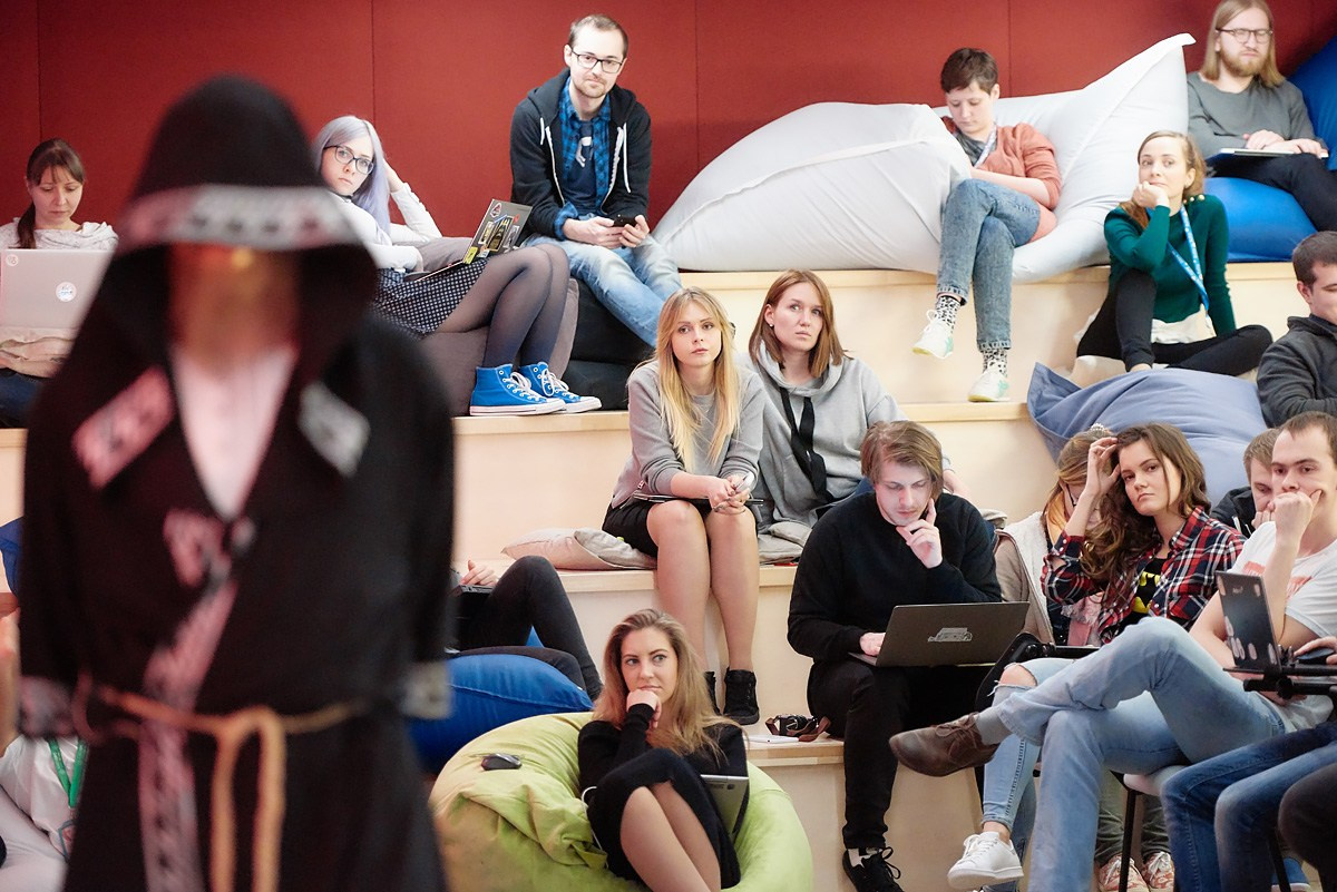 Нейромонах Феофан в Avito. Репортажный фотограф в Москве Вадим Францев