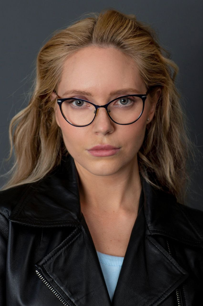 Кристина, 42-44, рост 170. KED Production — продакшн из СПб. Создаём фото, видео и контент, который помогает брендам и селлерам продавать больше