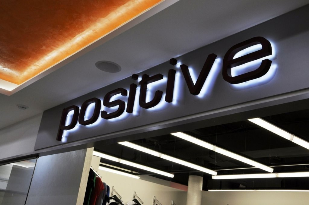 Оформление витрин магазинов в Симферополе — привлечение покупателей