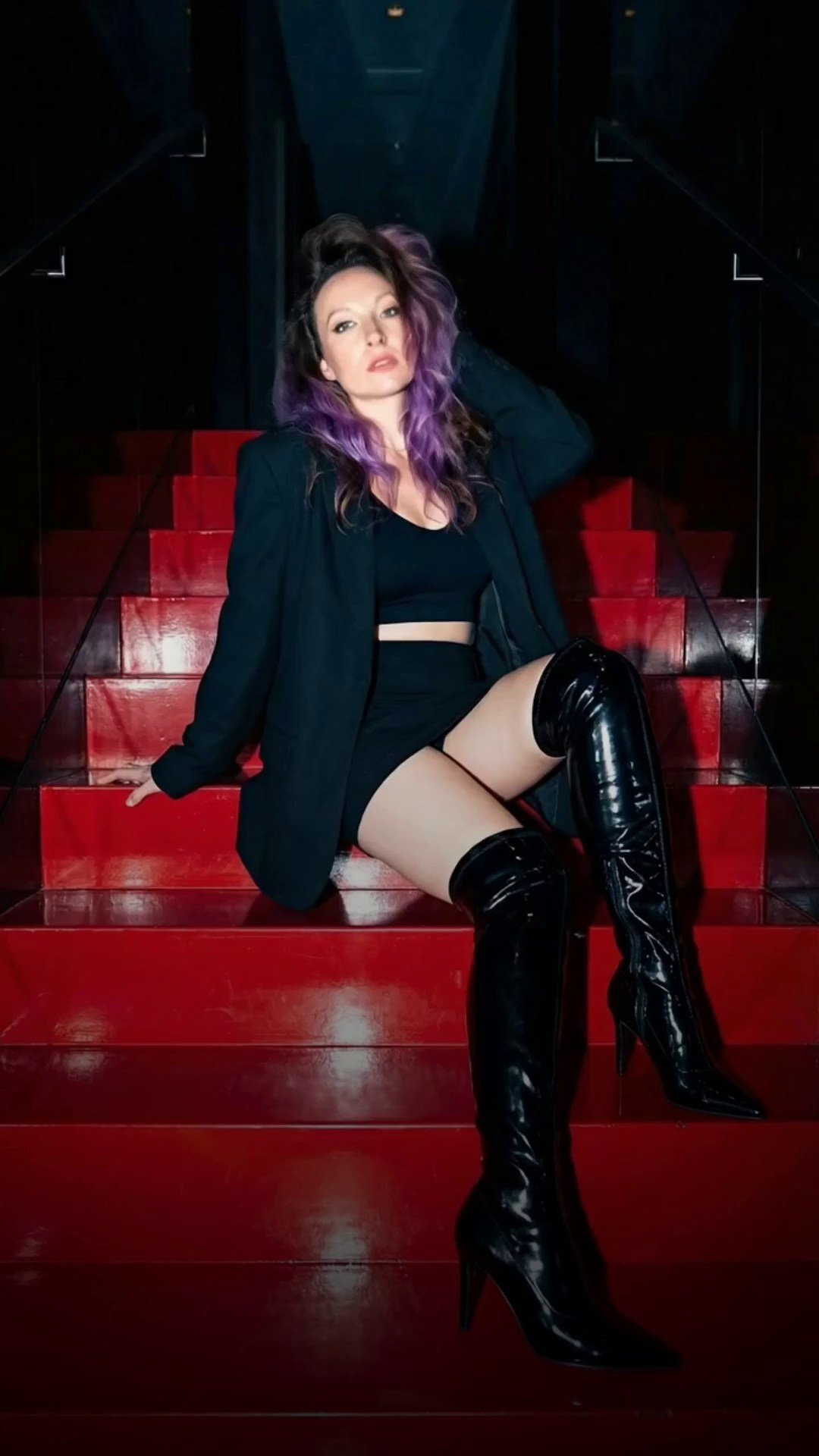 Обучение реалистичным Нейро Генерациям и Фотосессиям