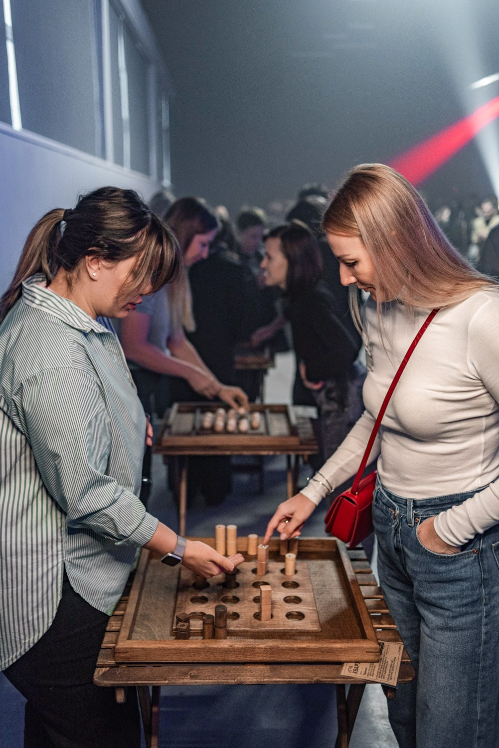 Крафтовые игры (настольные деревянные игры) в аренда на мероприятие. Инсталаб Краснодар фото и видео интерактивы на ваше мероприятие