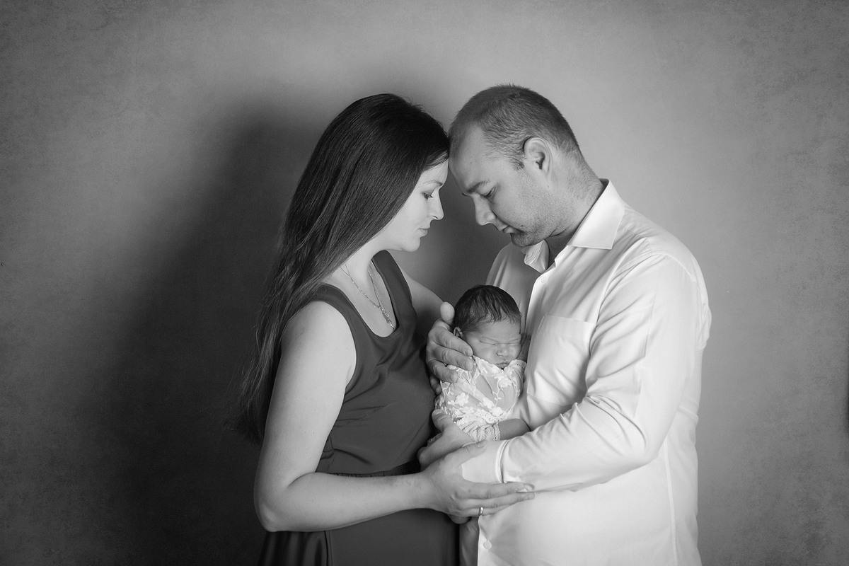 Фотограф новорожденных Йошкар-Ола Казань Чебоксары фотосессия новорожденных фотосессия новорожденного детский фотограф фото младенца детская фотосессия семейный фотограф в Йошкар-Оле Казани Чебоксарах newborn фотосессия фото младенца мальчика фото младенца девочки фотосессия с ребенком фотосессия младенцев фотограф младенцев фотографии детей фотосессия с сыном фотосессия с дочкой карточки для фотосессии новорожденных идеи для фотосессии по месяцам фотосессия новорожденных дома фотосессия новорожденного в студии фотостудия семейная фотосессия с новорожденным одежда для фотосессии новорожденного новорожденной мама и сын мама и дочь двойня новорожденная двойня королевская двойня фотосессия двойни фотосессия родителей новорожденного с новорожденным фото пальчиков фото пяточек самые милые фотографии маленькие пяточки маленькие ручки маленькие пальчики реквизит для фотосессии новорожденных молодая семья фото грудничков