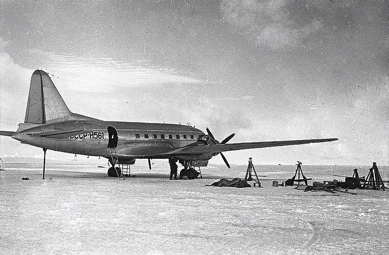 Исторические фотографии. Фотоальбом показывающий увлекательный мир авиации и мир медведей Андрея Иванова