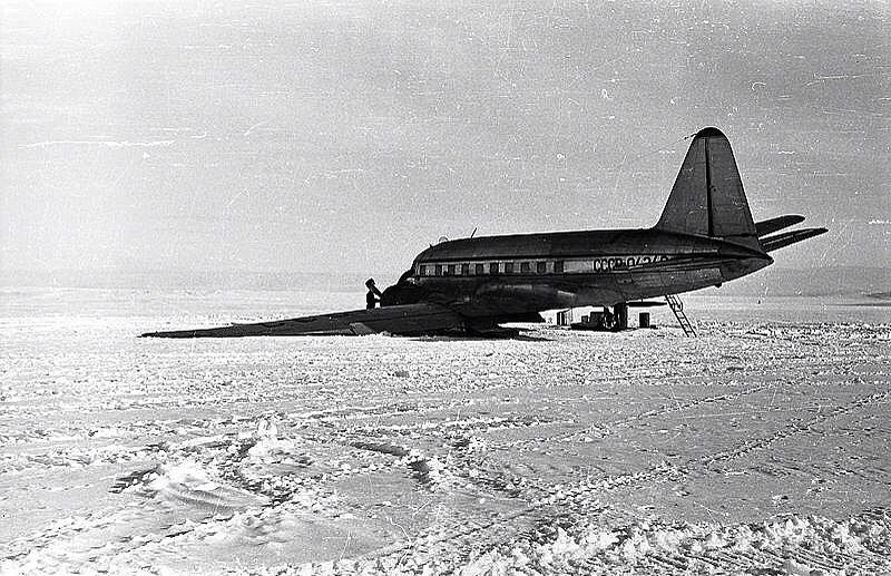 Исторические фотографии. Фотоальбом показывающий увлекательный мир авиации и мир медведей Андрея Иванова
