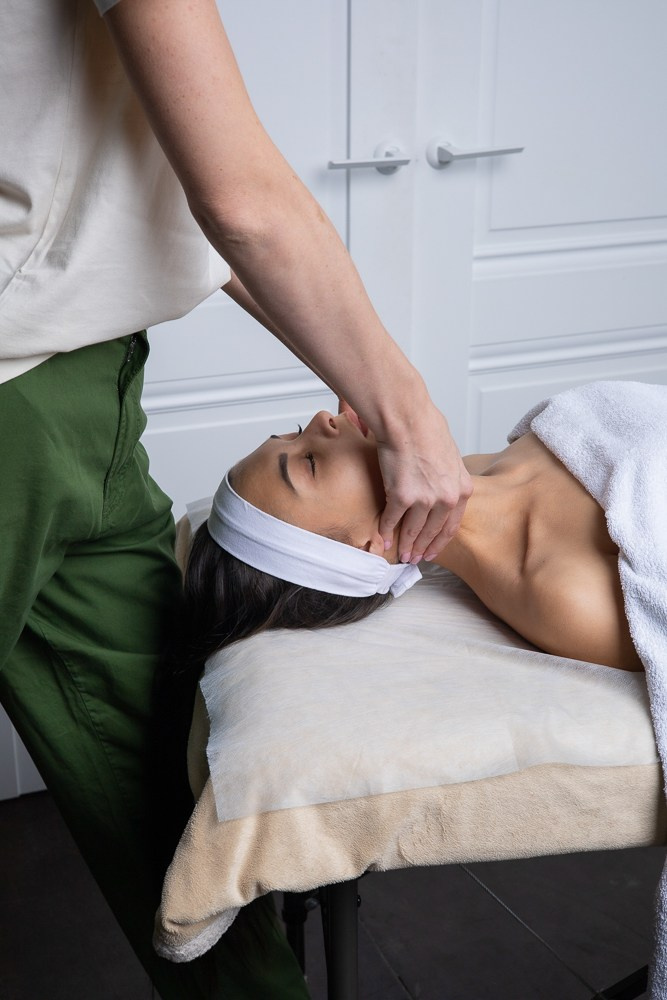 Массаж. Семейный и Свадебный фотограф в Сочи