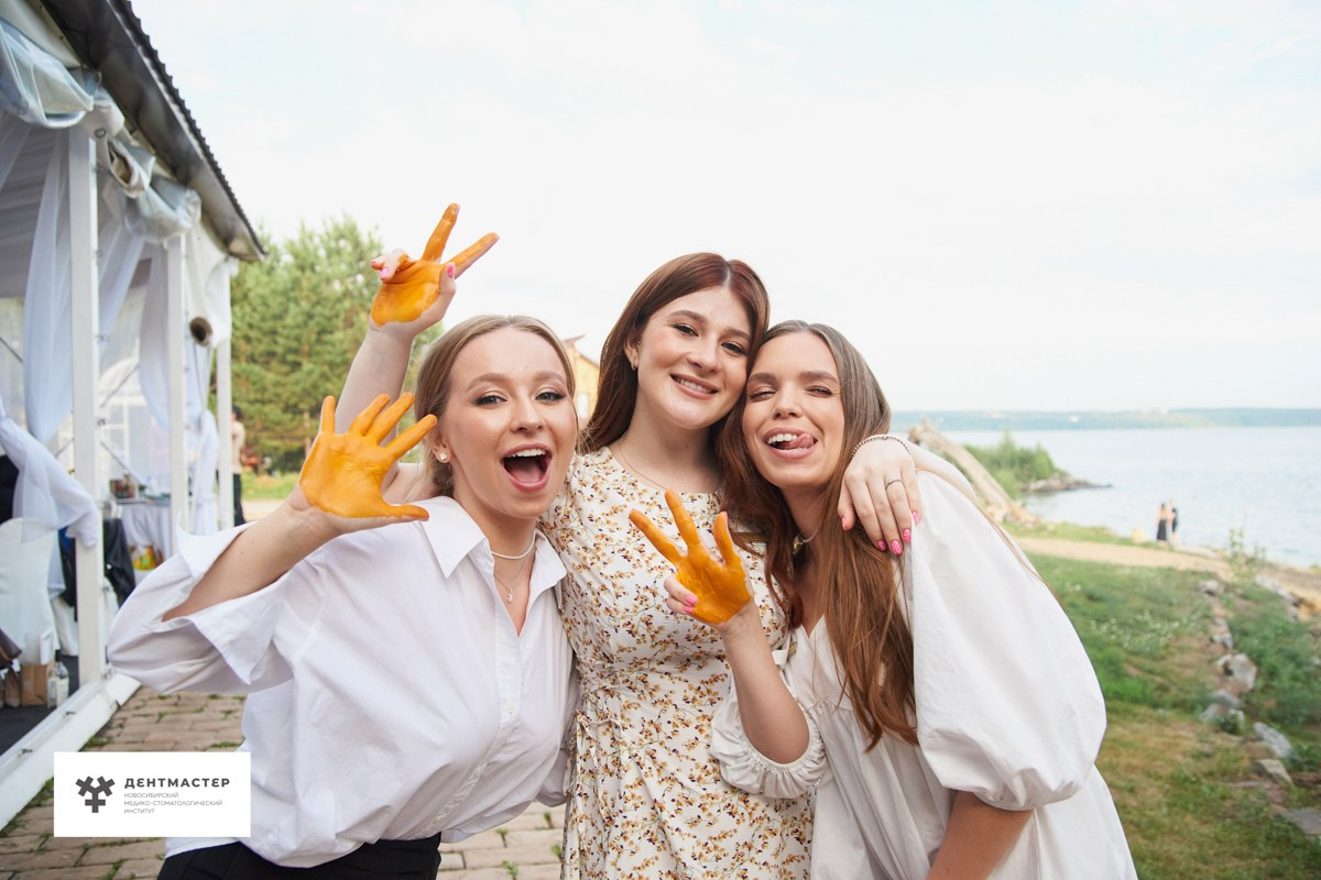 Репортаж с выпускного вечера мастерантуры Дентмастер. Репортажный и женский фотограф в Новосибирске