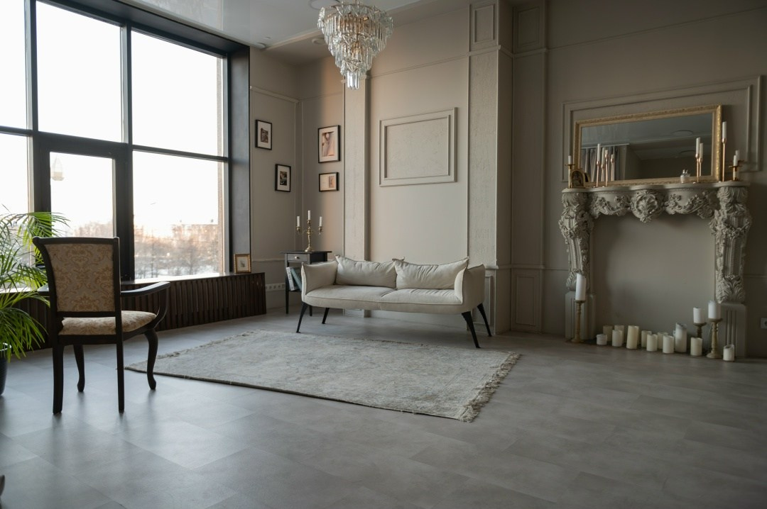 интерьер студии для фотосессии в пастельных тонах