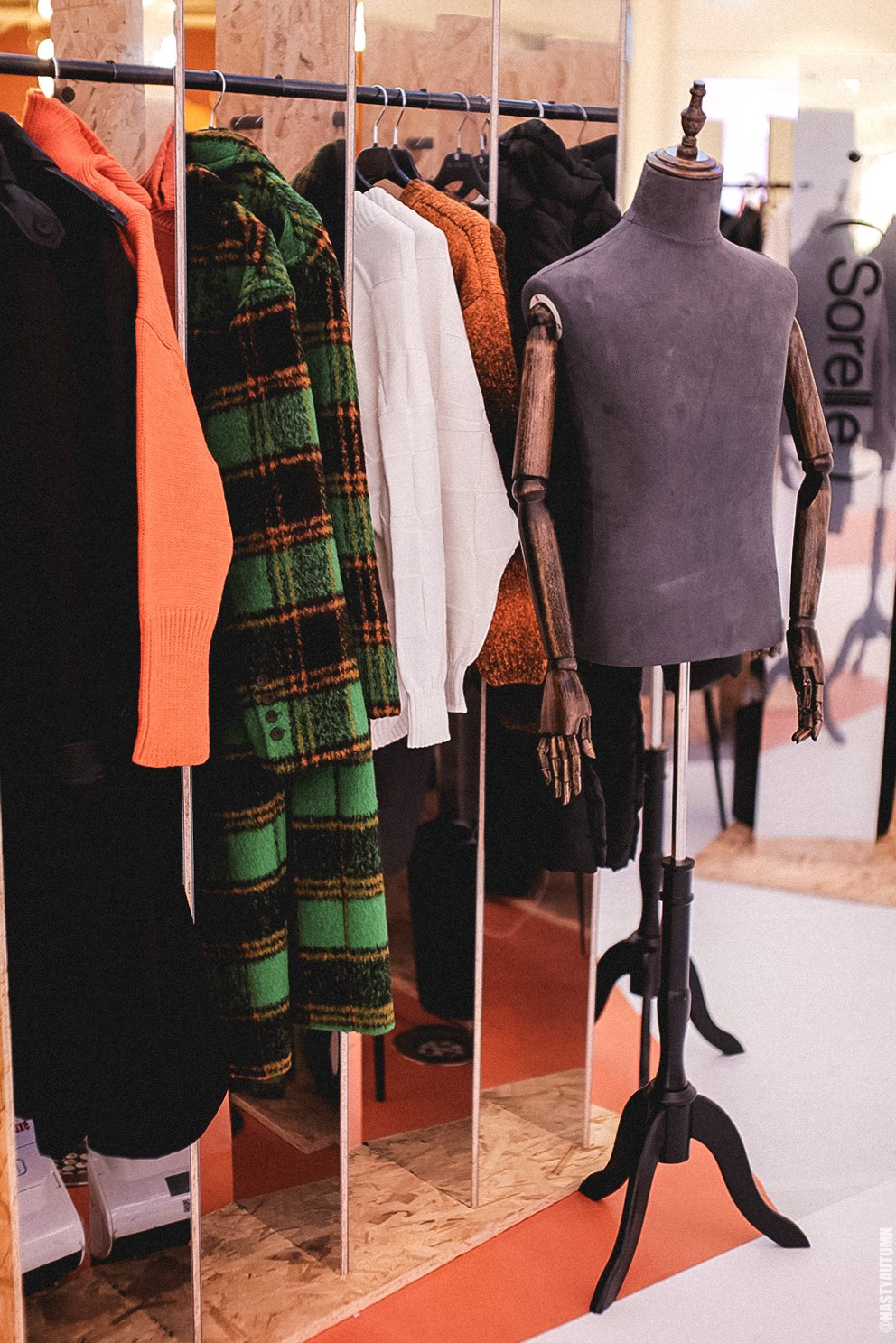 Маркет, ТЦ Метрополис. Репортажный и концертный фотограф в Москве Анастасия Осень