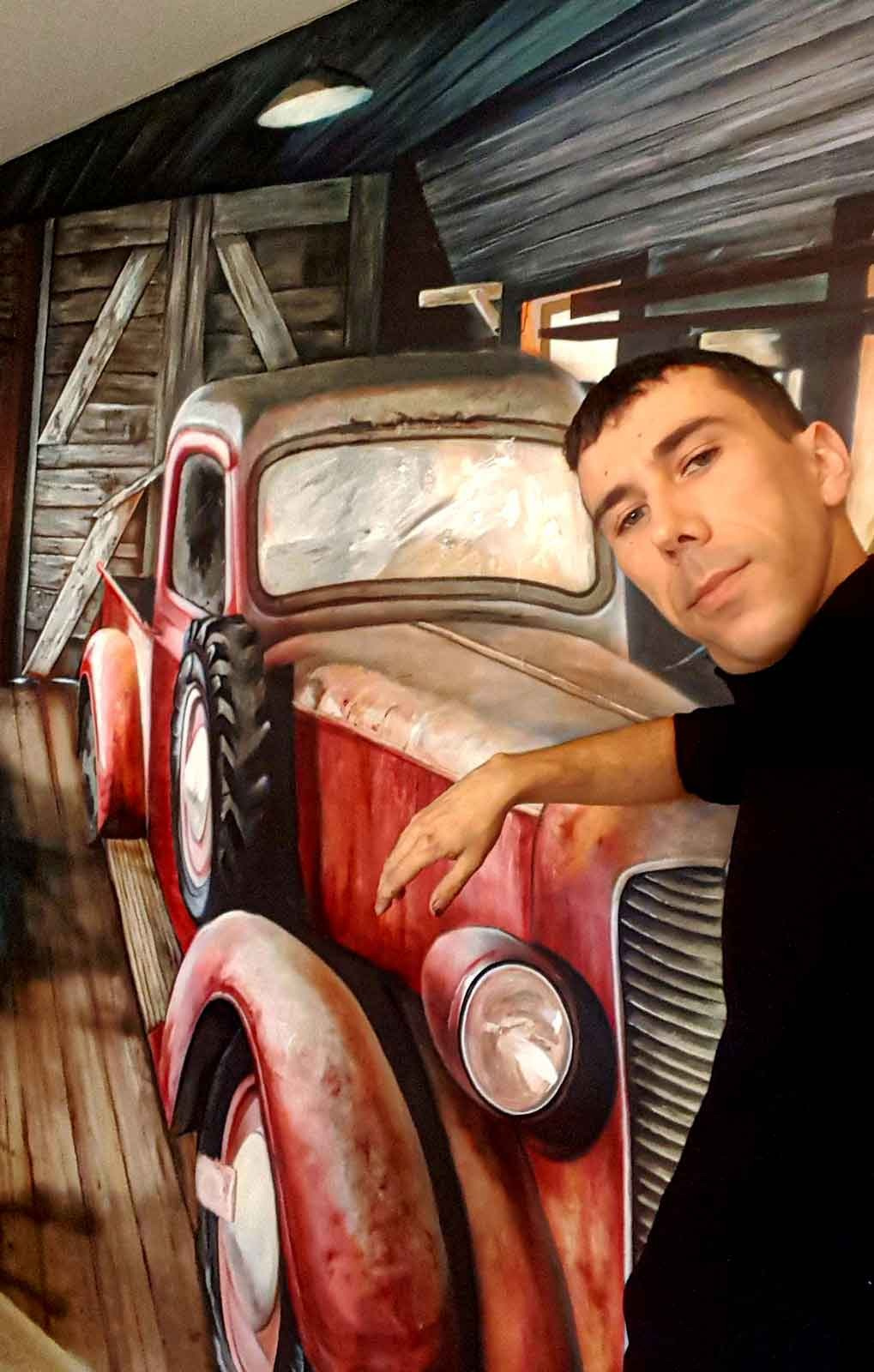 Еще немного росписи стен