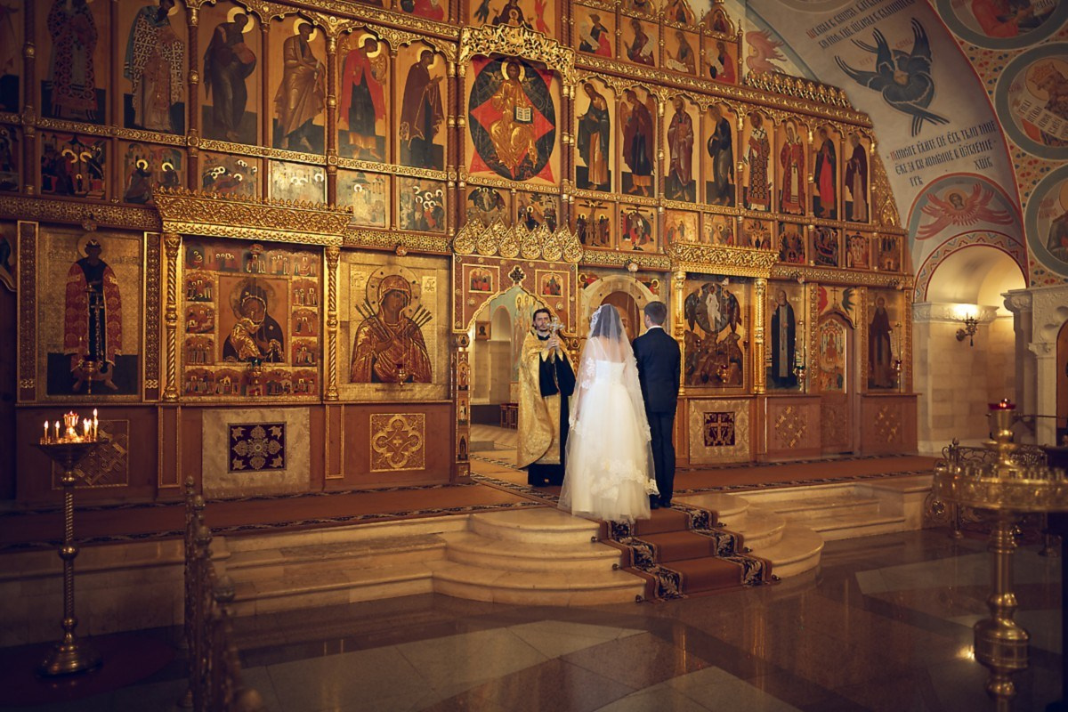 Венчание в главном Храме. Свадебный и репортажный фотограф в Москве и Московской области